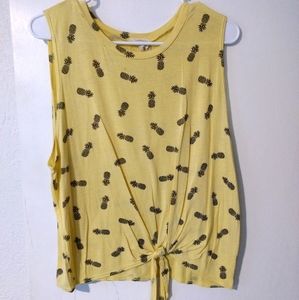 ❌ SOLD ❌ Yellow Pineapple Print Tank